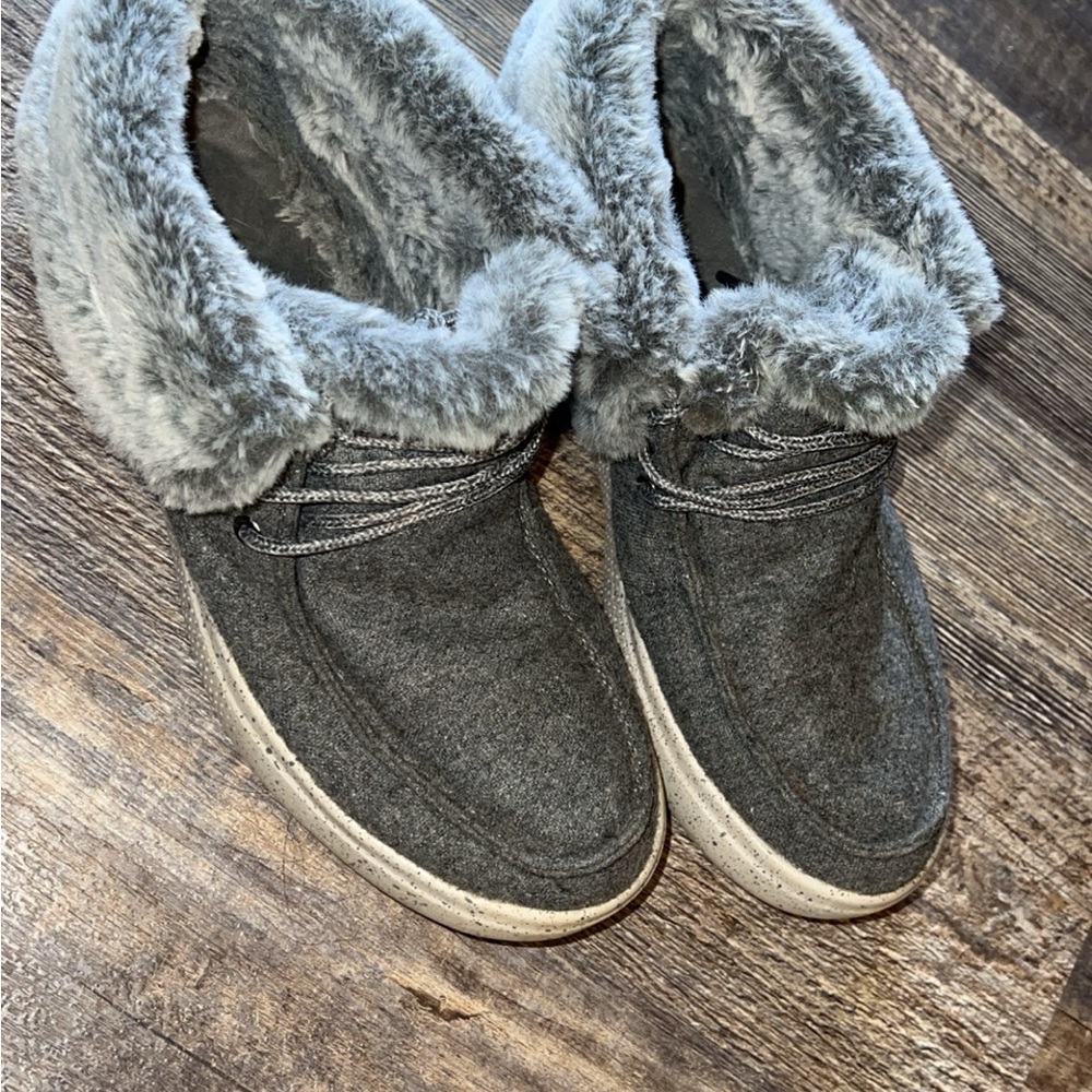 Gray sketchers bobs